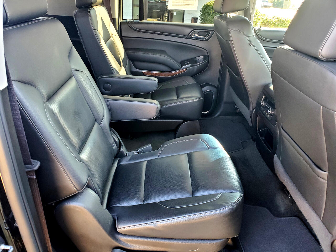 Chevrolet Suburban 4WD 4dr 1500 Premier 2017